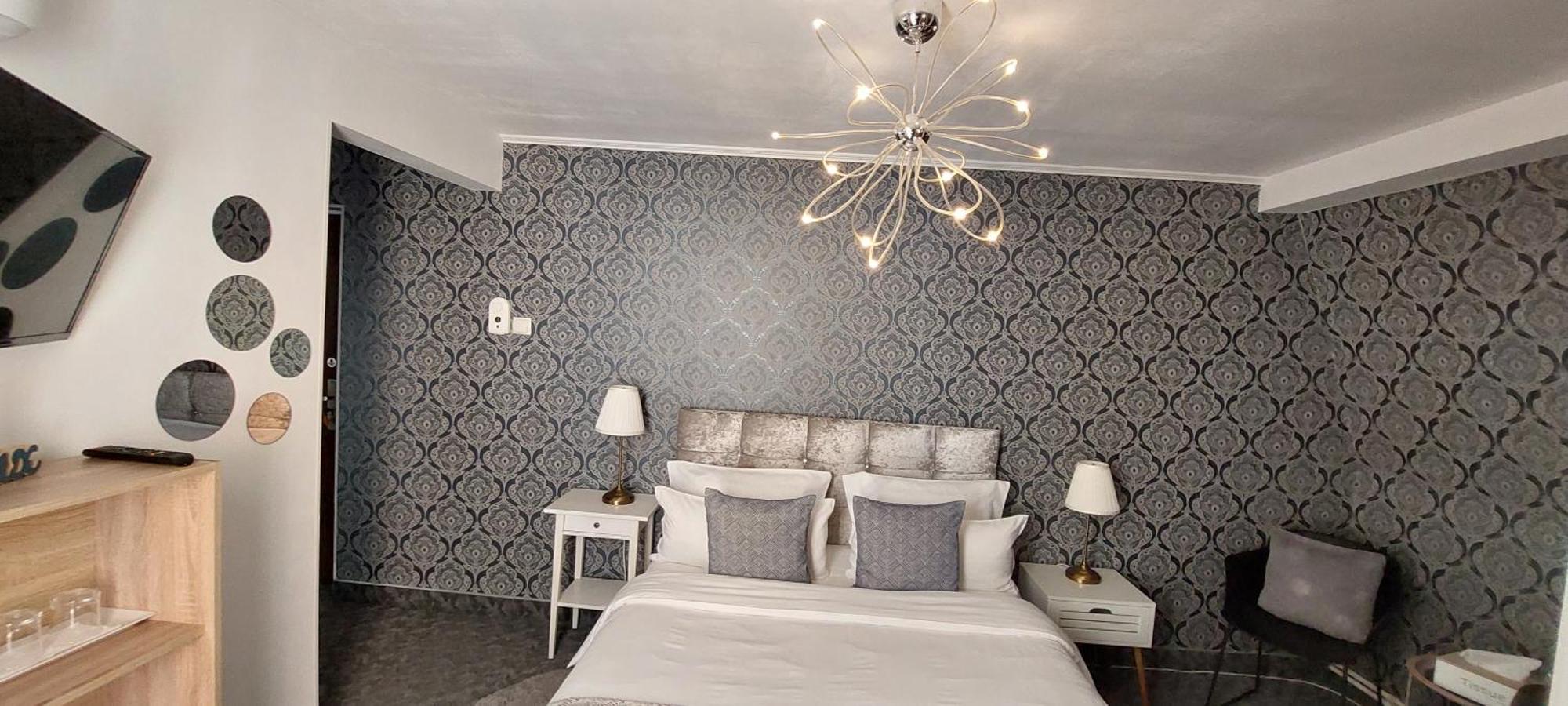Hotel Harmony House Târgu Jiu Zewnętrze zdjęcie